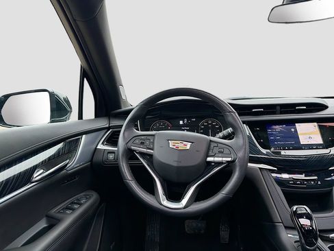 Used 2024 Cadillac XT6 Premium Luxury AWD/4WD image 23
