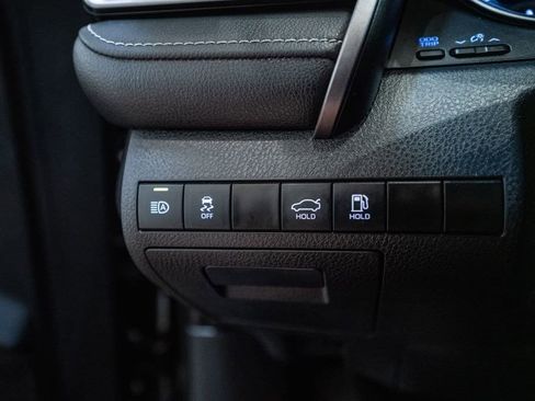 Certified 2023 Toyota Camry SE w/ Convenience Package image 22