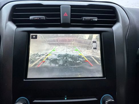 Used 2017 Ford Fusion Energi SE image 21