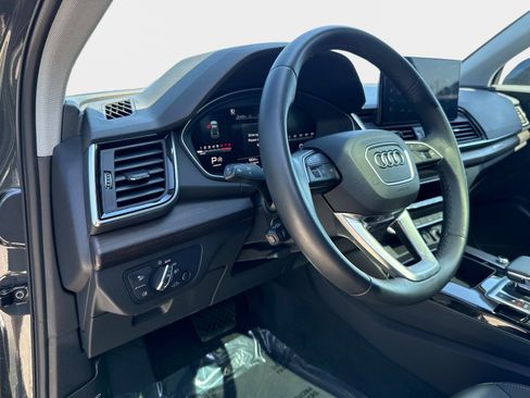 Used 2025 Audi Q5 2.0T Premium w/ Convenience Plus Package AWD/4WD image 19