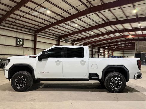 Used 2024 GMC Sierra 2500 AT4 w/ AT4 Preferred Package AWD/4WD image 7