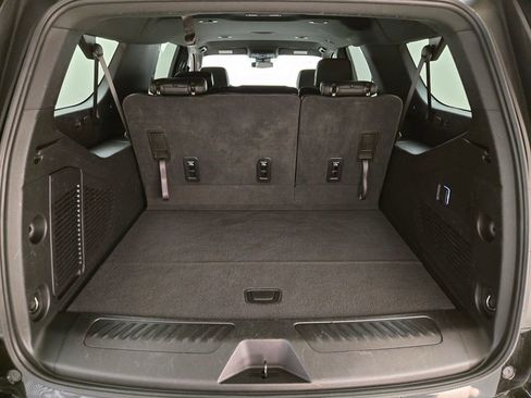 Used 2025 Chevrolet Suburban LT image 24