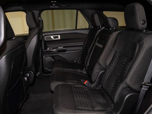 Used 2020 Ford Explorer XLT w/ Comfort Package image 8