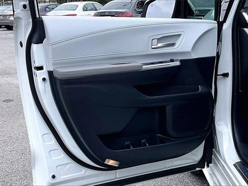Used 2025 Toyota Sienna XLE image 17
