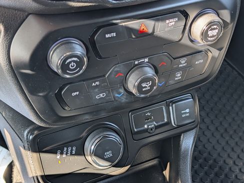 Used 2020 Jeep Renegade Altitude image 7