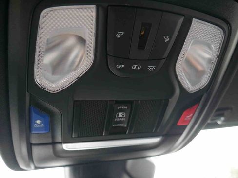 Used 2025 RAM 1500 Big Horn AWD/4WD image 38