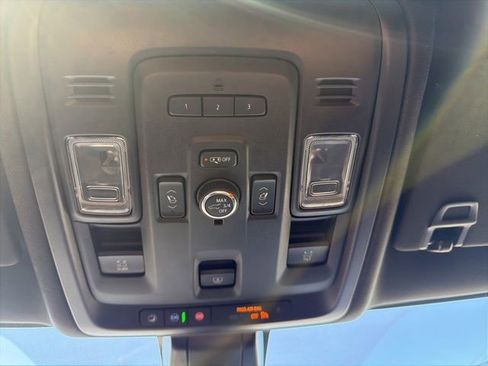 Used 2021 GMC Yukon XL Denali AWD/4WD image 27