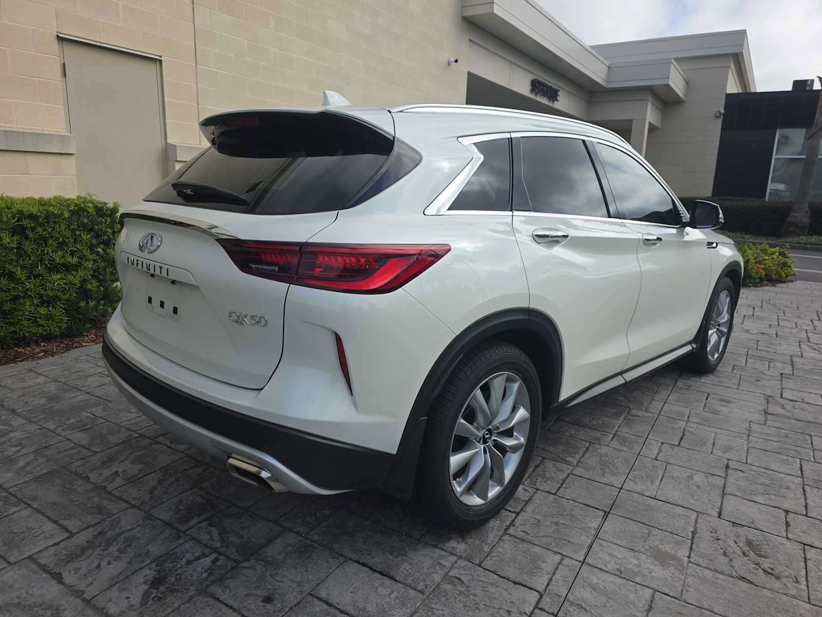 Used 2022 INFINITI QX50 Essential FWD image 3