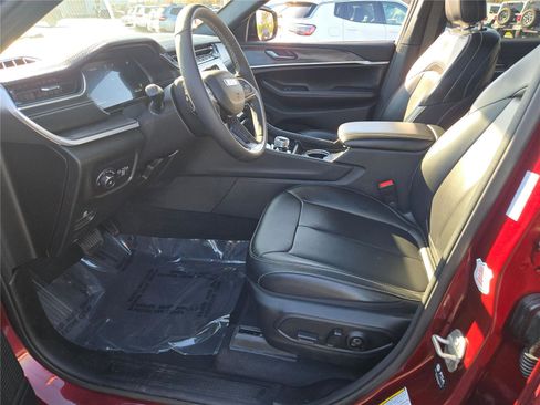 Certified 2024 Jeep Grand Cherokee Limited image 26