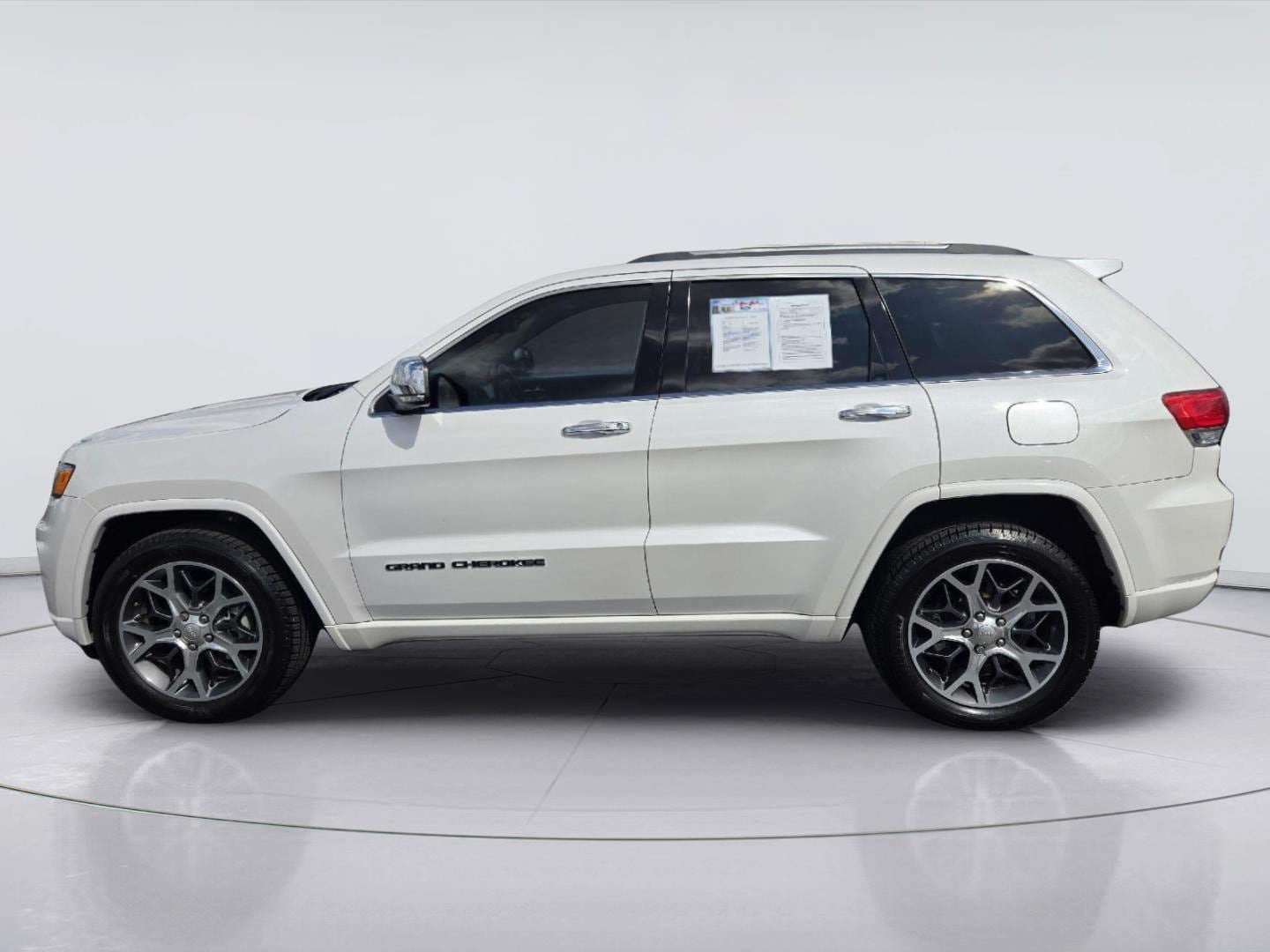 Used 2019 Jeep Grand Cherokee Overland RWD image 5