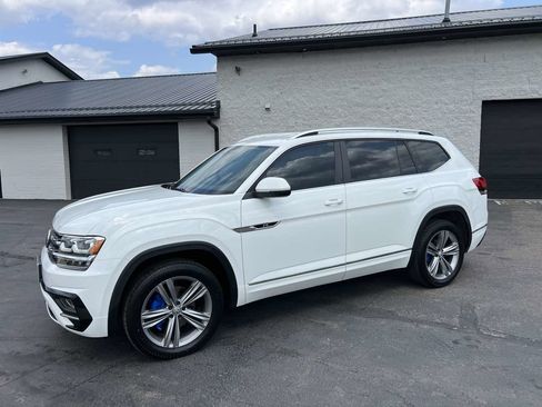 Used 2018 Volkswagen Atlas SE w/ R-Line Package image 2