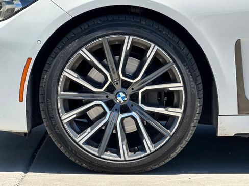 Used 2022 BMW 740i w/ M Sport Package RWD image 12