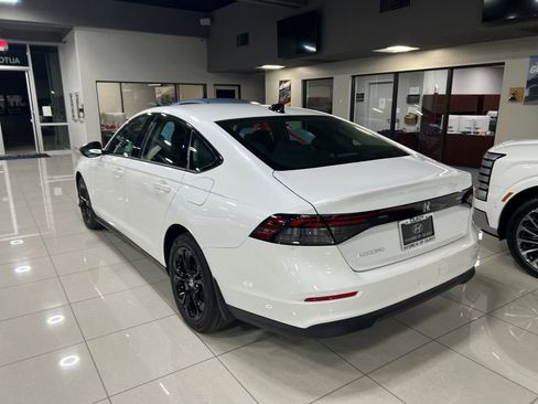 Used 2025 Honda Accord SE image 38