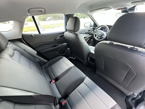 New 2025 Chevrolet Trax LT w/ Driver Confidence Package image 17