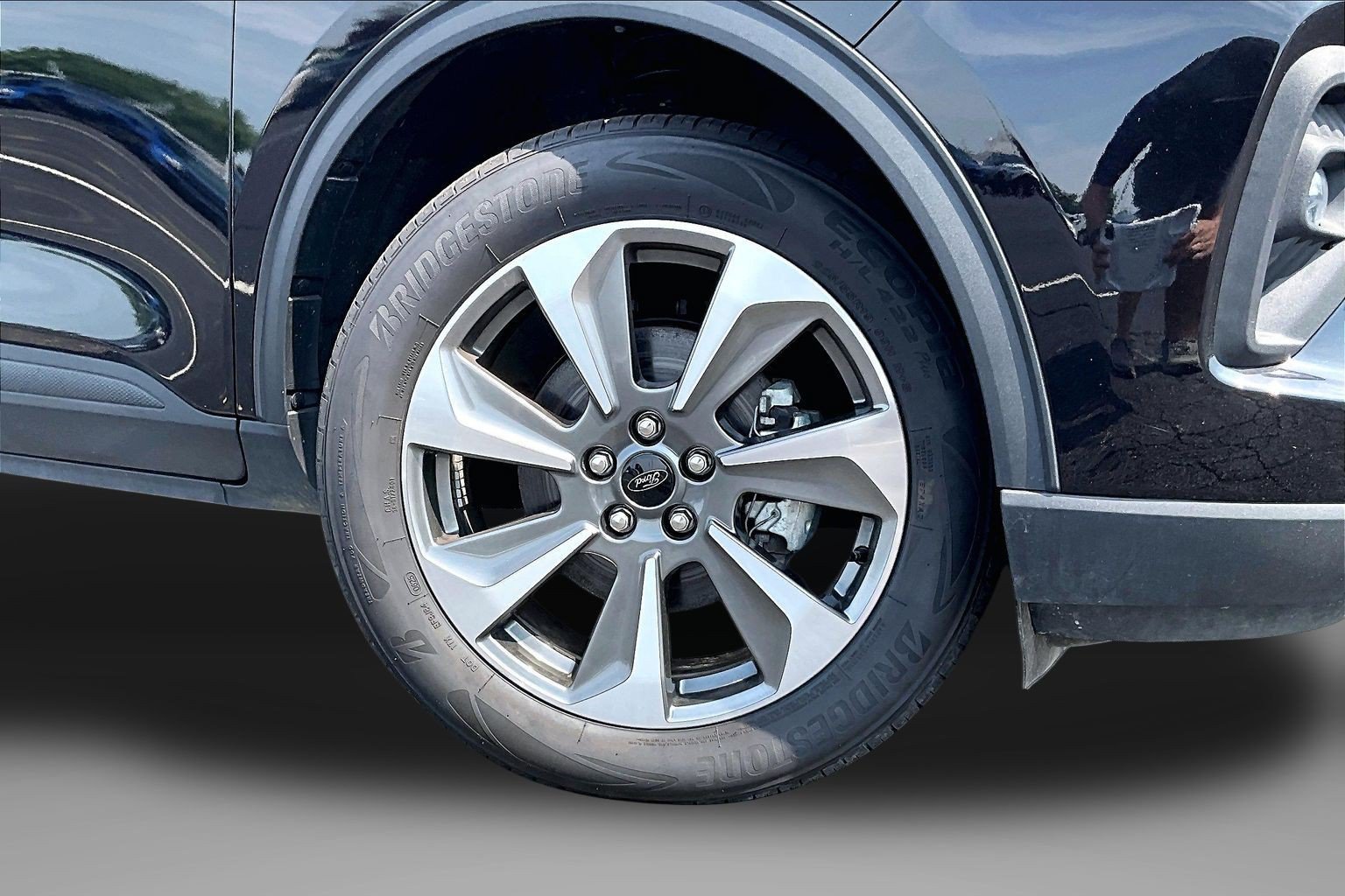 Certified 2025 Ford Escape Platinum AWD/4WD image 9