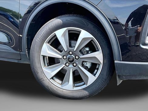 Used 2025 Ford Escape Platinum AWD/4WD image 9