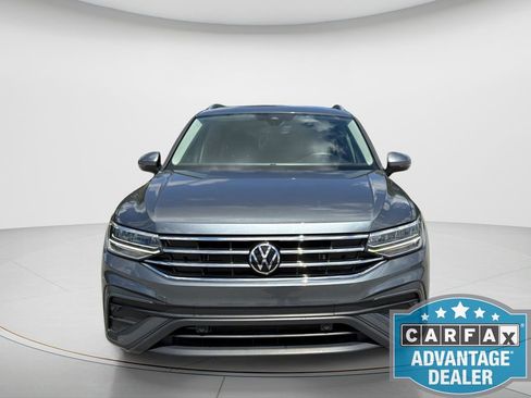 Used 2022 Volkswagen Tiguan SE FWD image 2