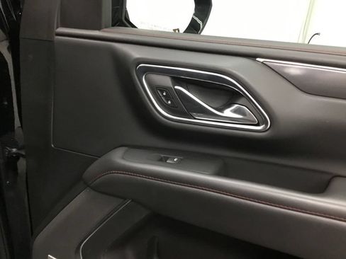 Used 2023 Chevrolet Suburban RST AWD/4WD image 27