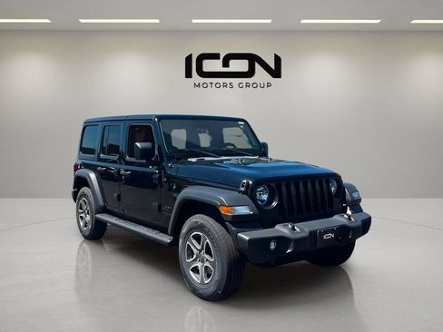 Used 2022 Jeep Wrangler Unlimited Sport AWD/4WD image 8