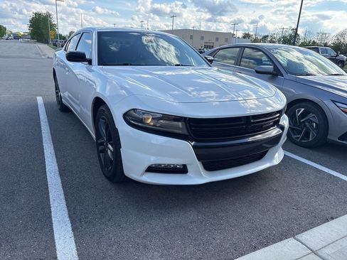 Used 2019 Dodge Charger SXT w/ Blacktop Package AWD/4WD image 4