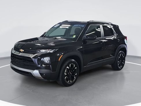 Certified 2022 Chevrolet TrailBlazer LT w/ Convenience Package AWD/4WD image 9