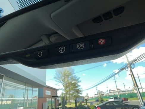 Used 2011 GMC Yukon Denali image 12