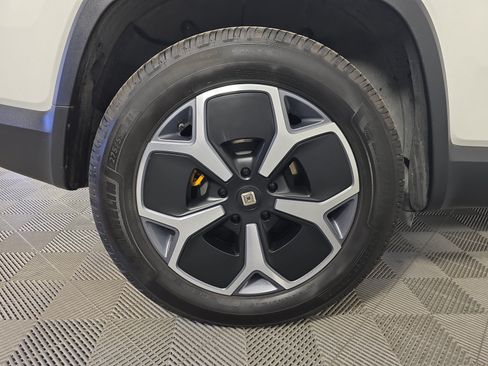 Used 2023 Rivian R1S Adventure AWD/4WD image 13