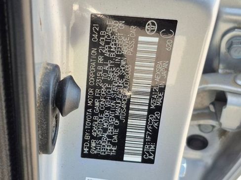 Used 2021 Toyota Corolla SE w/ Carpet Mat Package (TMS) FWD image 22