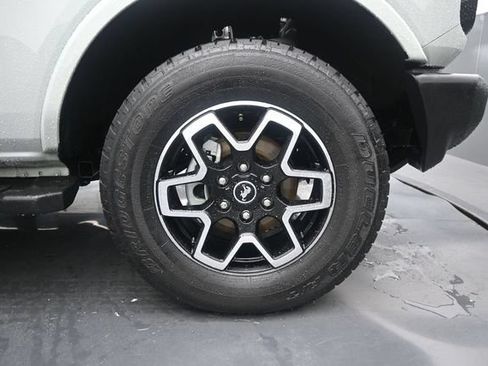 Used 2024 Ford Bronco Outer Banks AWD/4WD image 18