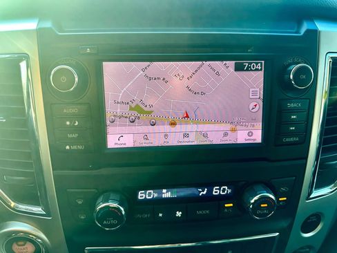 Used 2019 Nissan Titan SV w/ SV Convenience Package RWD image 18