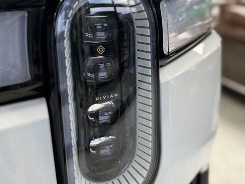Used 2022 Rivian R1T Adventure AWD/4WD image 19