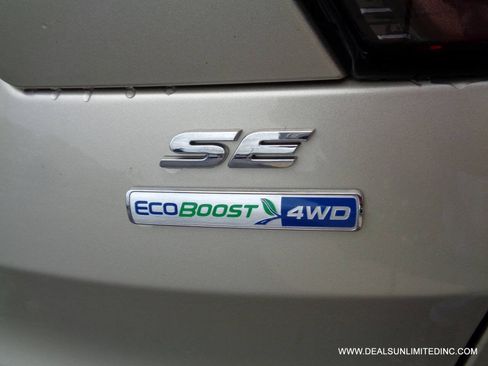Used 2018 Ford Escape SE w/ SE Sport Appearance Package AWD/4WD image 6
