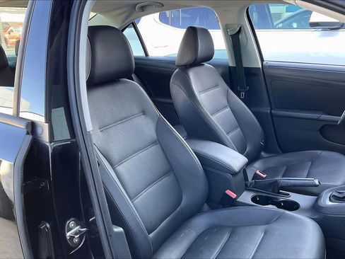 Used 2011 Volkswagen Jetta SE image 9