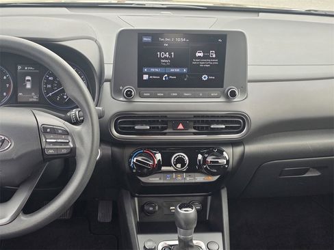 Used 2023 Hyundai Kona SEL image 16