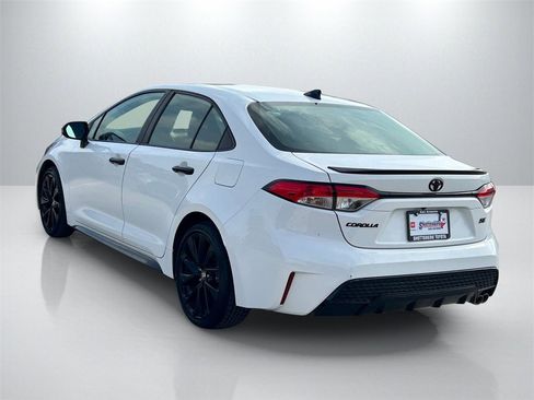 Used 2022 Toyota Corolla SE image 7