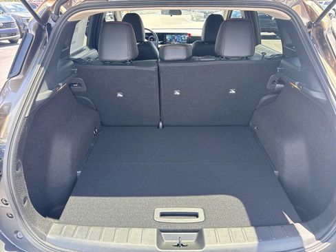 New 2026 Nissan Kicks SR FWD image 16
