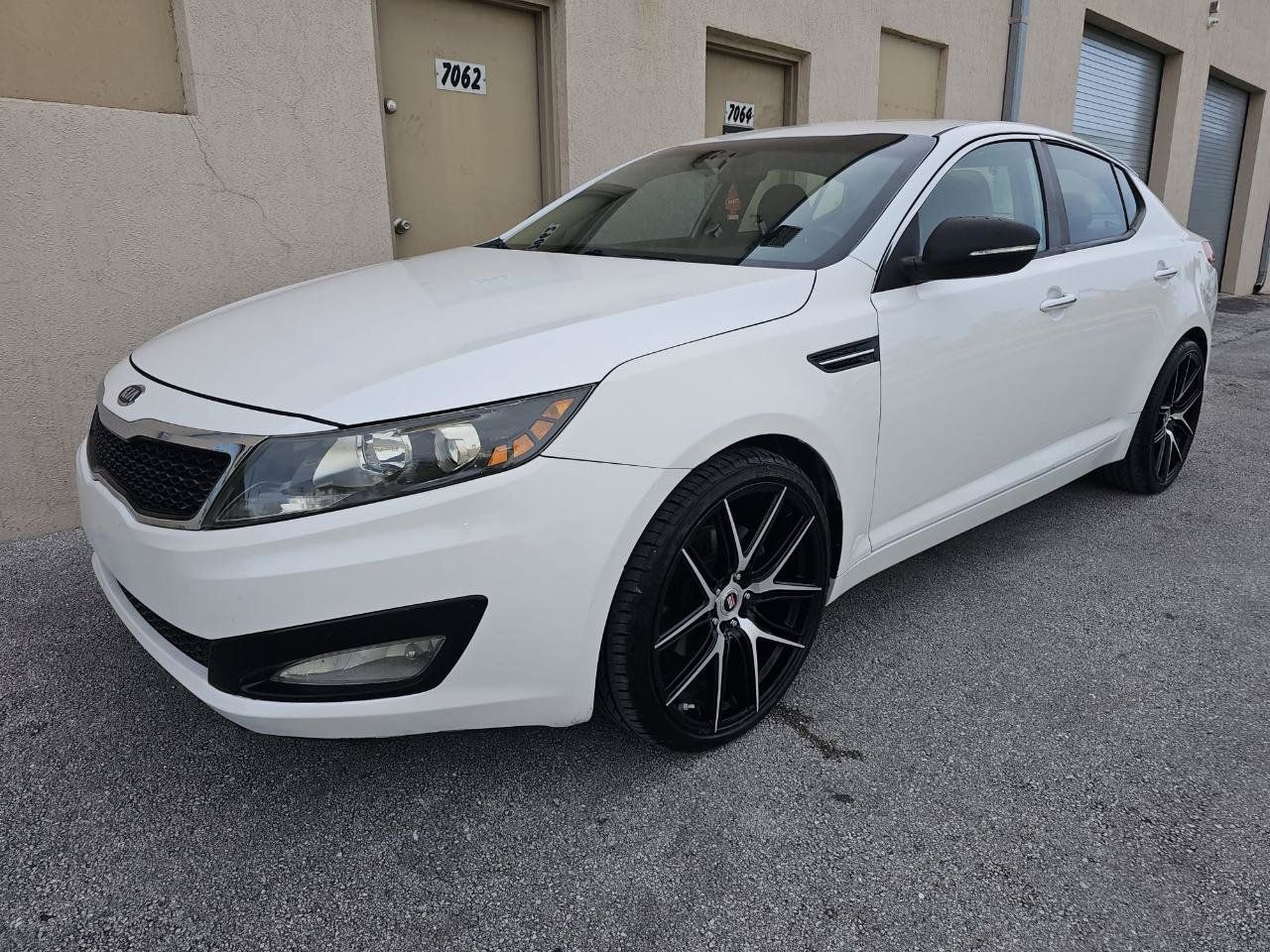 Used 2012 Kia Optima EX FWD image 12