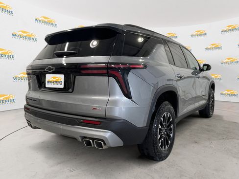 Used 2024 Chevrolet Traverse Z71 image 5