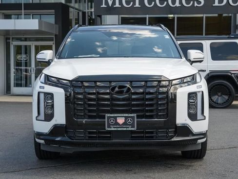 Used 2024 Hyundai Palisade Calligraphy AWD/4WD image 2