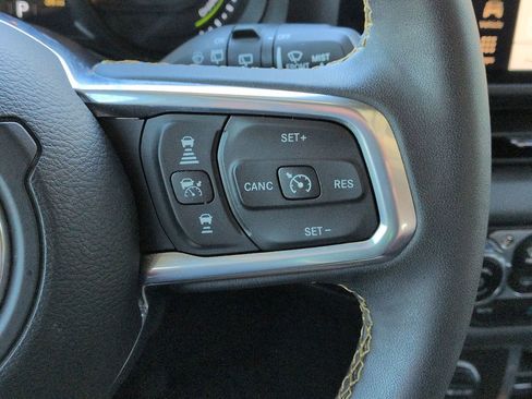 Used 2024 Jeep Wrangler Unlimited Sahara AWD/4WD image 13