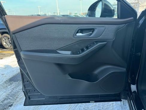 Used 2023 Nissan Rogue SV image 10