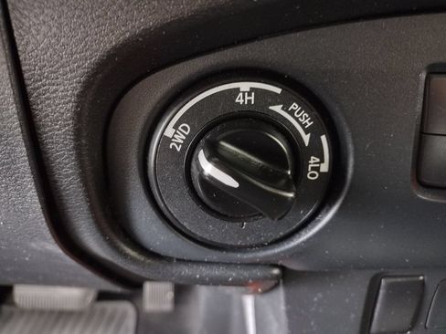 Used 2022 Nissan Frontier PRO-4X w/ Off-Road Protection Package AWD/4WD image 37