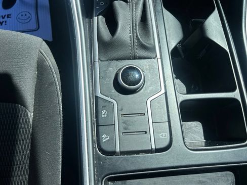 Used 2023 Kia Sorento LX AWD/4WD image 18