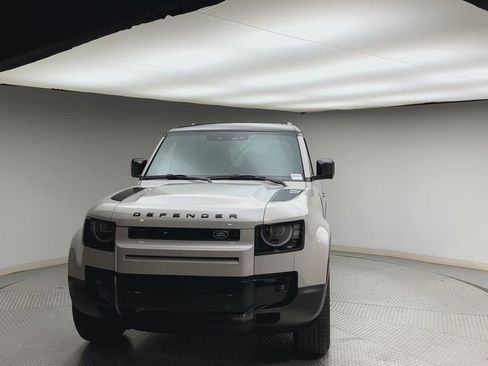 New 2026 Land Rover Defender 110 S AWD/4WD image 7