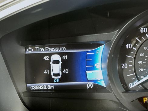 Used 2019 Ford Fusion SE image 19