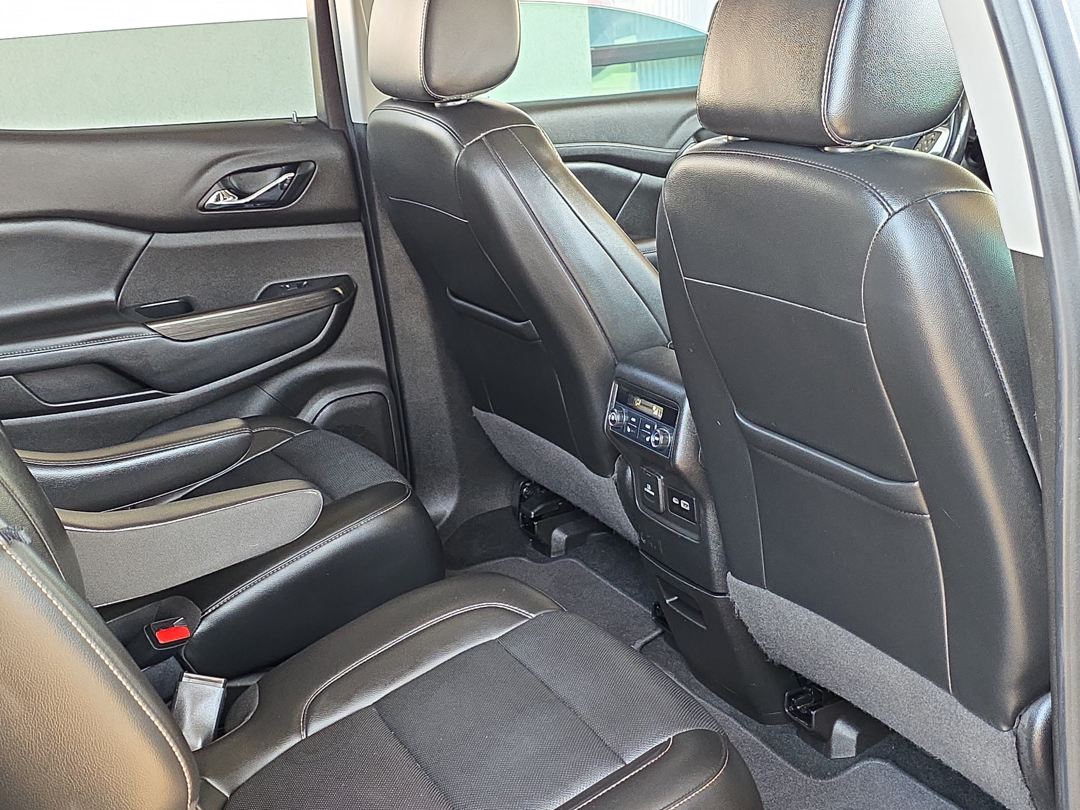 Used 2021 GMC Acadia SLT w/ Elevation Edition FWD image 25