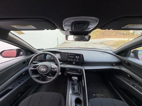 Certified 2025 Hyundai Elantra Sport image 10