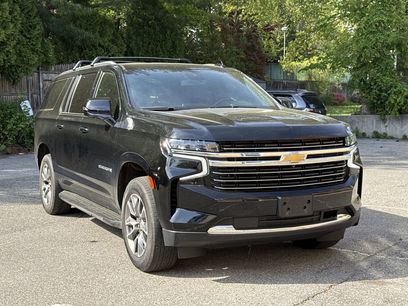Used 2024 Chevrolet Suburban LT w/ Luxury Package
