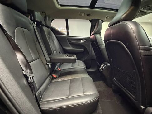 Used 2019 Volvo XC40 T5 Momentum AWD/4WD image 32