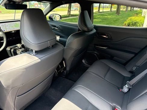 Used 2024 Toyota Crown Platinum AWD/4WD image 13